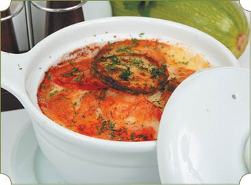 Иллюстрация к книге — Аппетитное жаркое, гуляш, кулеш, солянки, плов, рагу и другие блюда в горшочках [i_076.jpg]