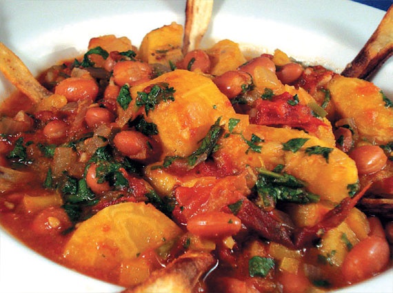 Иллюстрация к книге — Блюда из казана [i_012.jpg]