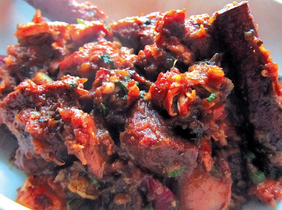 Иллюстрация к книге — Блюда из казана [i_014.jpg]