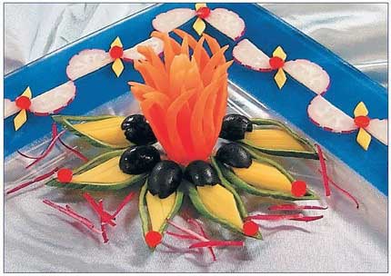 Иллюстрация к книге — Секреты украшения блюд праздничного стола [Autogen_eBook_id37.jpg]