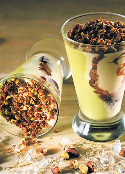 Иллюстрация к книге — Лучшие рецепты домашнего мороженого и десертов [i_011.jpg]