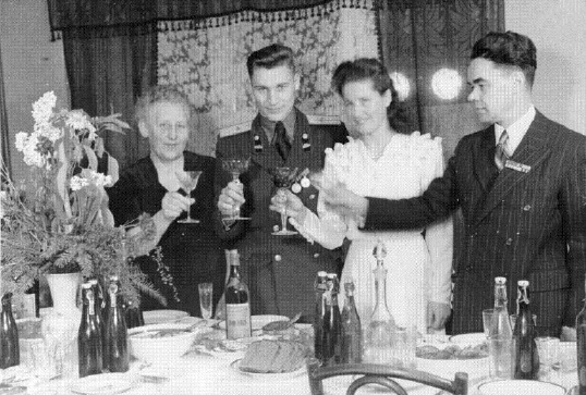 Иллюстрация к книге — История одной любви [i_013.jpg]