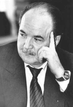 Иллюстрация к книге — Лица века [i_033.jpg]