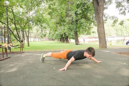 Иллюстрация к книге — Идеальная осанка [i_106.jpg]