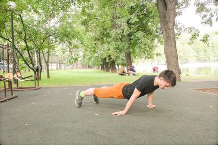 Иллюстрация к книге — Идеальная осанка [i_108.jpg]