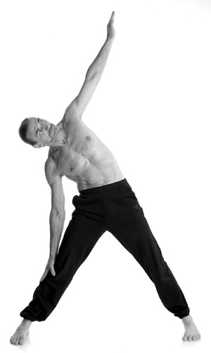 Иллюстрация к книге — Йога за 10 минут. Упражнения, которые вернут бодрость, омолодят тело, предотвратят болезни! [i_046.jpg]