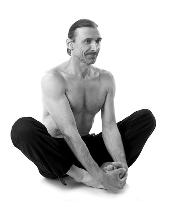 Иллюстрация к книге — Йога за 10 минут. Упражнения, которые вернут бодрость, омолодят тело, предотвратят болезни! [i_129.jpg]