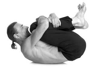 Иллюстрация к книге — Йога за 10 минут. Упражнения, которые вернут бодрость, омолодят тело, предотвратят болезни! [i_283.jpg]