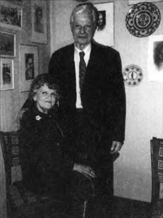 Иллюстрация к книге — Жизнь по "легенде" [i_028.jpg]