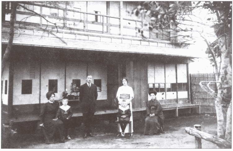 Иллюстрация к книге — С них начиналась разведка [i_005.jpg]