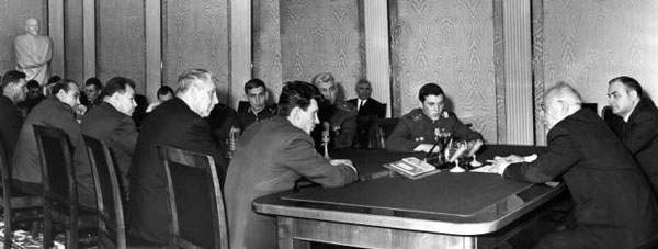 Иллюстрация к книге — Золотые звезды &quot;Альфы&quot; [i_001.jpg]