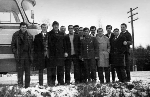 Иллюстрация к книге — Золотые звезды &quot;Альфы&quot; [i_003.jpg]