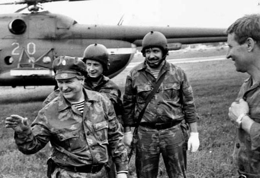 Иллюстрация к книге — Золотые звезды &quot;Альфы&quot; [i_007.jpg]