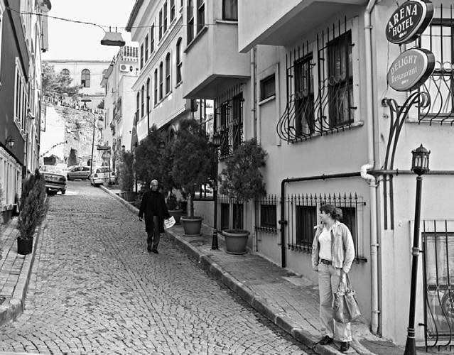 Иллюстрация к книге — Тайна Колизея [i_038.jpg]