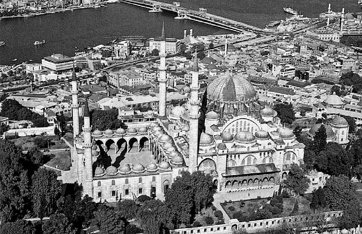 Иллюстрация к книге — Тайна Колизея [i_103.jpg]