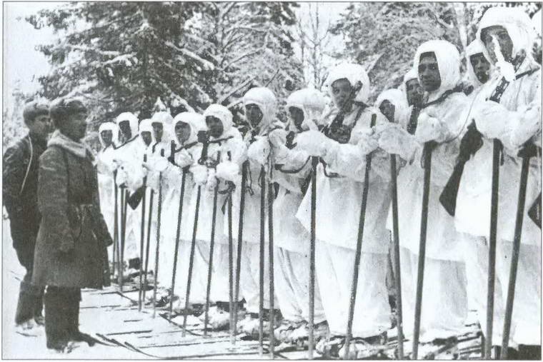 Иллюстрация к книге — Москва на линии фронта [i_030.jpg]