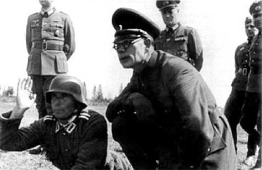 Иллюстрация к книге — Генерал из трясины. Судьба и история Андрея Власова. Анатомия предательства [i_002.jpg]