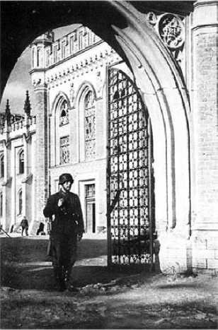 Иллюстрация к книге — Генерал из трясины. Судьба и история Андрея Власова. Анатомия предательства [i_012.jpg]