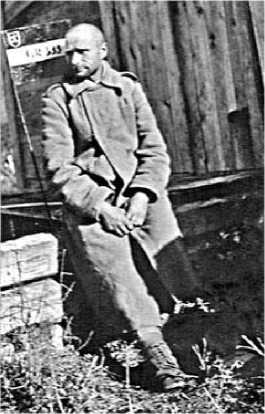 Иллюстрация к книге — Генерал из трясины. Судьба и история Андрея Власова. Анатомия предательства [i_031.jpg]