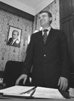 Иллюстрация к книге — Сердюков гейт. Мебель, женщины, миллиарды. Жизнь и нравы вредителей XXI века [i_005.jpg]