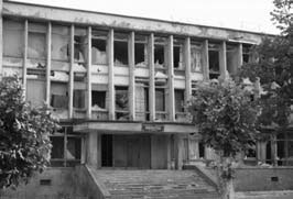 Иллюстрация к книге — Сердюков гейт. Мебель, женщины, миллиарды. Жизнь и нравы вредителей XXI века [i_020.jpg]