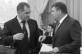 Иллюстрация к книге — Сердюков гейт. Мебель, женщины, миллиарды. Жизнь и нравы вредителей XXI века [i_047.jpg]