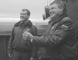 Иллюстрация к книге — Сердюков гейт. Мебель, женщины, миллиарды. Жизнь и нравы вредителей XXI века [i_056.jpg]