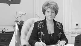 Иллюстрация к книге — Сердюков гейт. Мебель, женщины, миллиарды. Жизнь и нравы вредителей XXI века [i_077.jpg]