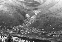 Иллюстрация к книге — Сердюков гейт. Мебель, женщины, миллиарды. Жизнь и нравы вредителей XXI века [i_090.jpg]