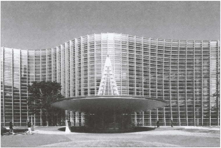 Иллюстрация к книге — Шпионский Токио [i_011.jpg]