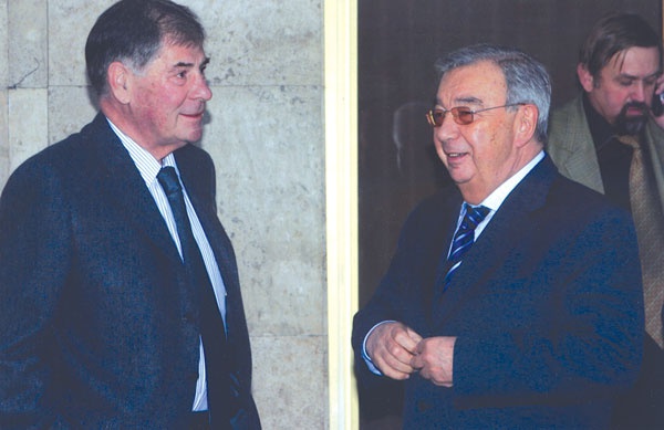 Иллюстрация к книге — Тайны Конторы. Жизнь и смерть генерала Шебаршина [_12.jpg]