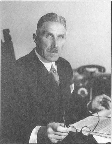 Иллюстрация к книге — "Венгерская рапсодия" ГРУ [i_009.jpg]