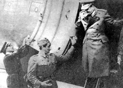 Иллюстрация к книге — Информаторы Сталина: Неизвестные операции советской военной разведки. 1944-1945 [i_035.jpg]