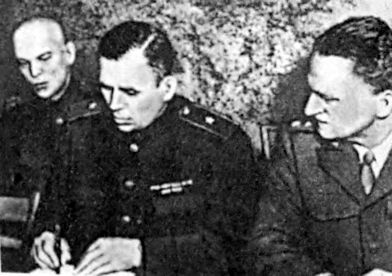 Иллюстрация к книге — Информаторы Сталина: Неизвестные операции советской военной разведки. 1944-1945 [i_039.jpg]