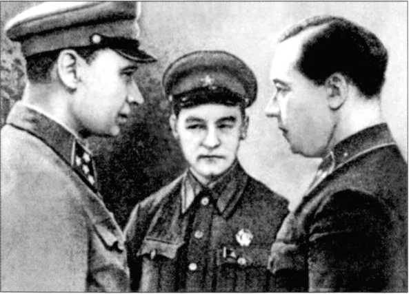 Иллюстрация к книге — Секретный фронт Генерального штаба [i_023.jpg]