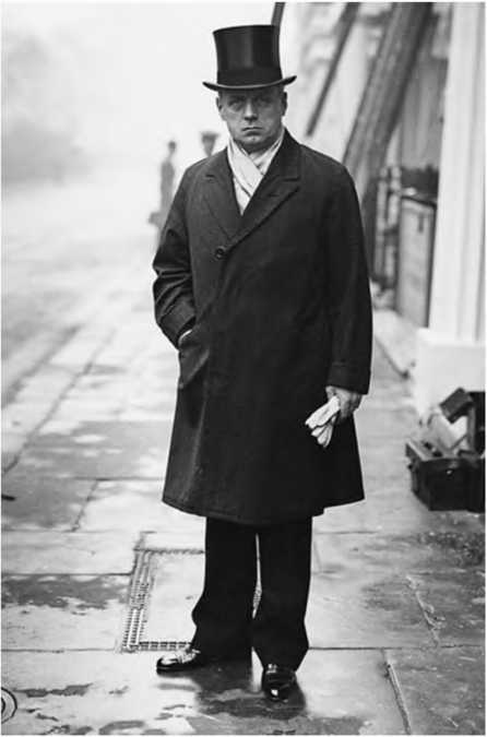 Иллюстрация к книге — Гитлеровская машина шпионажа. Военная и политическая разведка Третьего рейха. 1933-1945 [i_019.jpg]