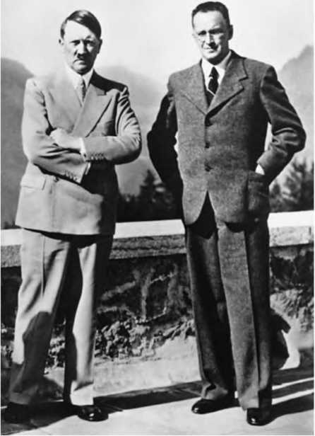 Иллюстрация к книге — Гитлеровская машина шпионажа. Военная и политическая разведка Третьего рейха. 1933-1945 [i_023.jpg]