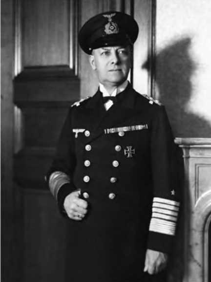 Иллюстрация к книге — Гитлеровская машина шпионажа. Военная и политическая разведка Третьего рейха. 1933-1945 [i_028.jpg]