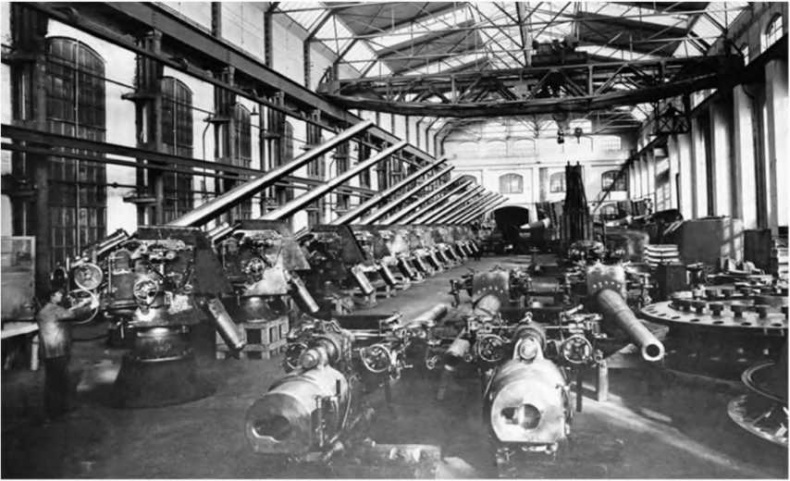 Иллюстрация к книге — Гитлеровская машина шпионажа. Военная и политическая разведка Третьего рейха. 1933-1945 [i_036.jpg]