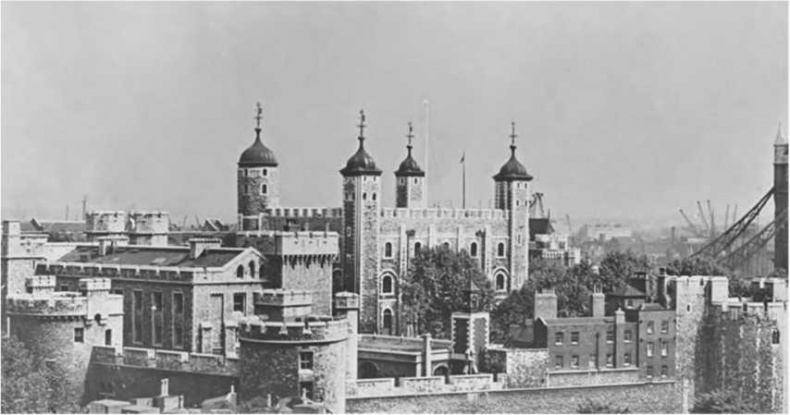 Иллюстрация к книге — Гитлеровская машина шпионажа. Военная и политическая разведка Третьего рейха. 1933-1945 [i_055.jpg]