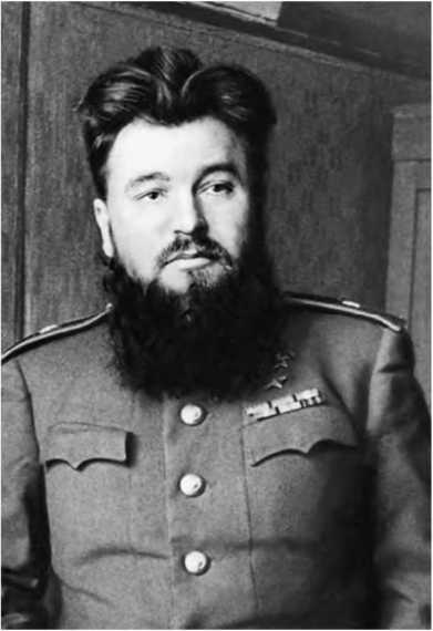 Иллюстрация к книге — Гитлеровская машина шпионажа. Военная и политическая разведка Третьего рейха. 1933-1945 [i_083.jpg]