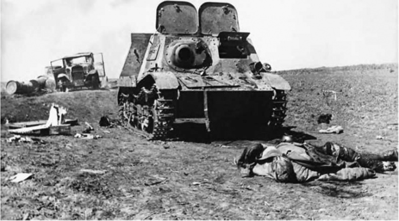 Иллюстрация к книге — Гитлеровская машина шпионажа. Военная и политическая разведка Третьего рейха. 1933-1945 [i_088.jpg]