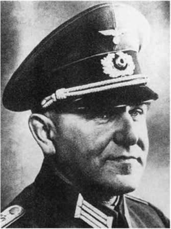 Иллюстрация к книге — Гитлеровская машина шпионажа. Военная и политическая разведка Третьего рейха. 1933-1945 [i_091.jpg]