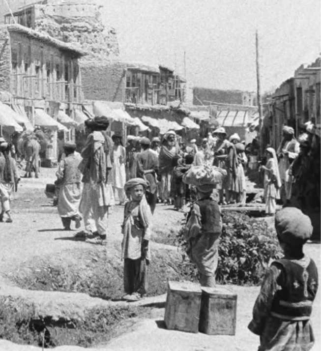 Иллюстрация к книге — Гитлеровская машина шпионажа. Военная и политическая разведка Третьего рейха. 1933-1945 [i_118.jpg]