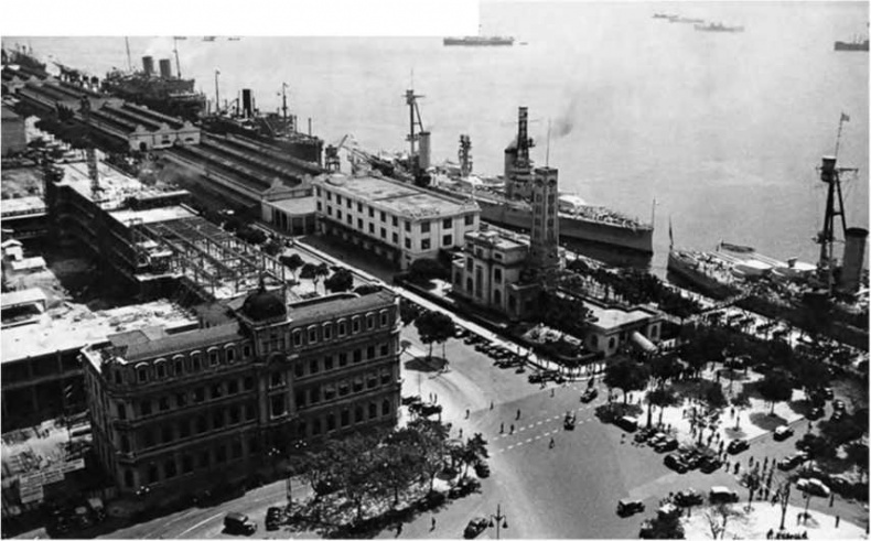 Иллюстрация к книге — Гитлеровская машина шпионажа. Военная и политическая разведка Третьего рейха. 1933-1945 [i_132.jpg]