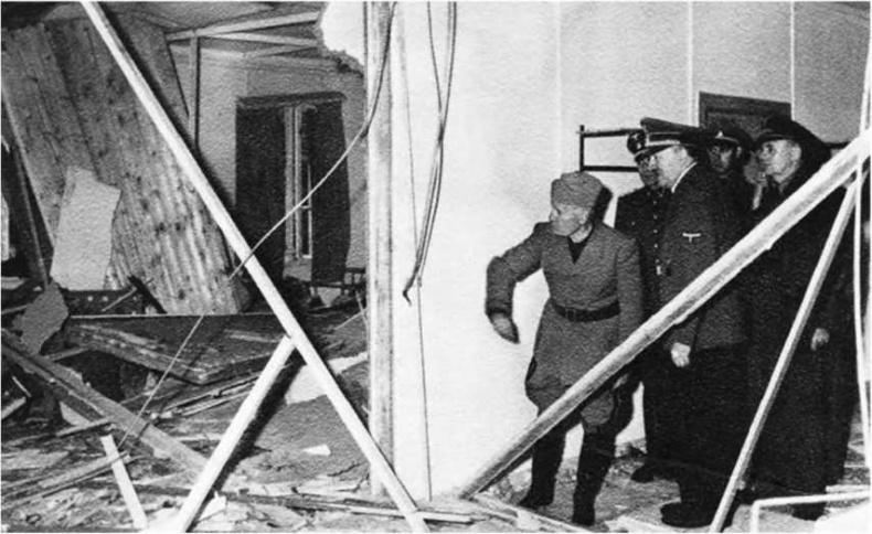 Иллюстрация к книге — Гитлеровская машина шпионажа. Военная и политическая разведка Третьего рейха. 1933-1945 [i_148.jpg]