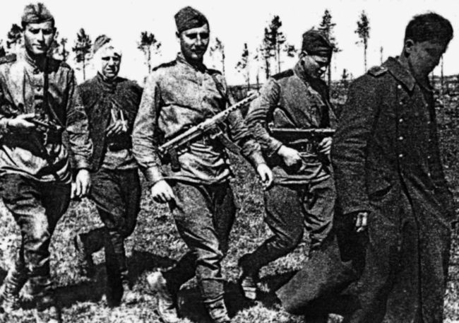 Иллюстрация к книге — Фронтовые разведчики. &quot;Я ходил за линию фронта&quot; [i_015.jpg]