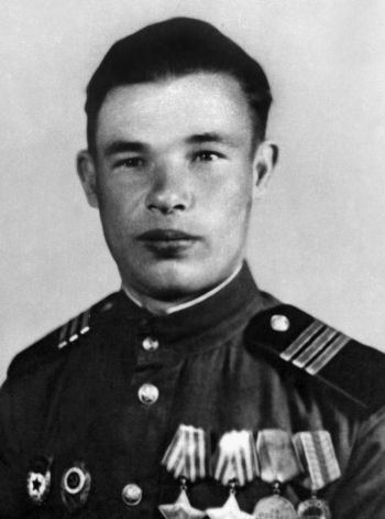 Иллюстрация к книге — Фронтовые разведчики. &quot;Я ходил за линию фронта&quot; [i_018.jpg]