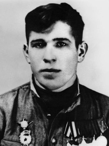 Иллюстрация к книге — Фронтовые разведчики. &quot;Я ходил за линию фронта&quot; [i_023.jpg]