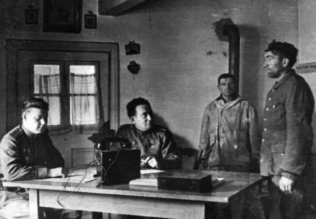 Иллюстрация к книге — Фронтовые разведчики. &quot;Я ходил за линию фронта&quot; [i_031.jpg]